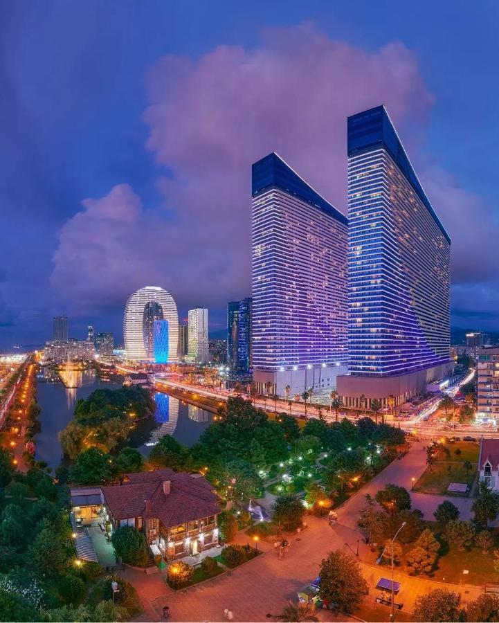 Panoramic Sea And City View Aparthotel In Orbi City 바투미 외부 사진